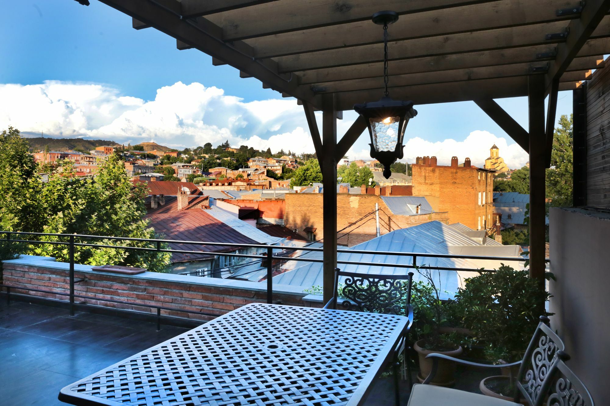 G-Old Town Hotell Tbilisi Exteriör bild